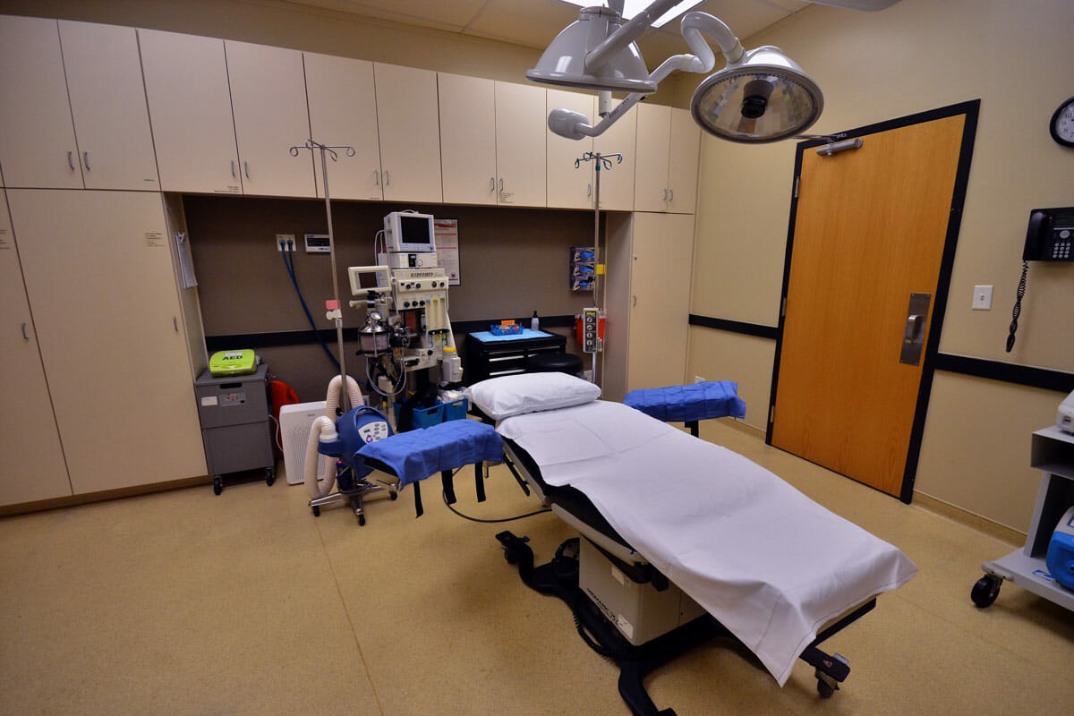 oak-lawn-surgery-room-01