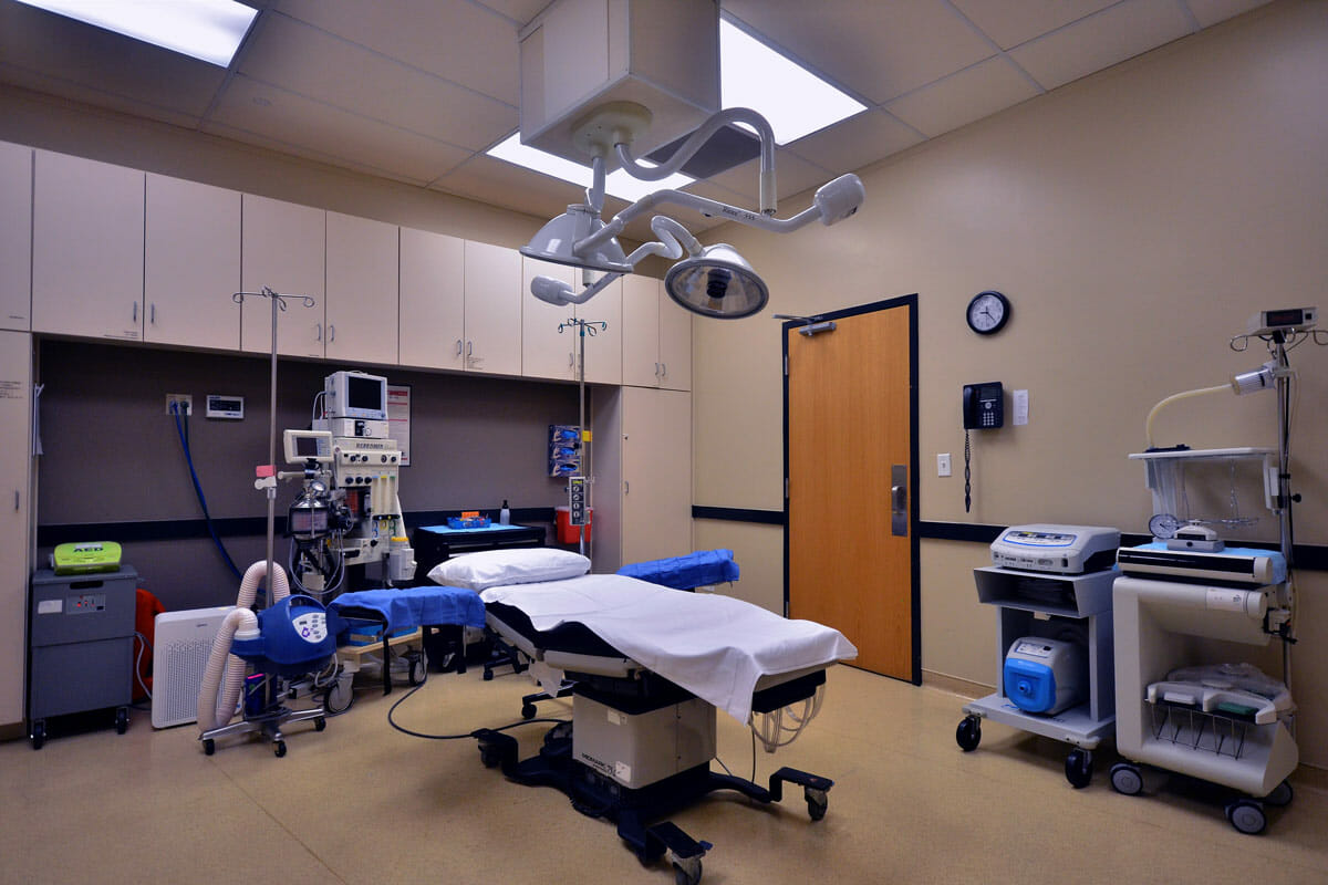 oak-lawn-surgery-room-02